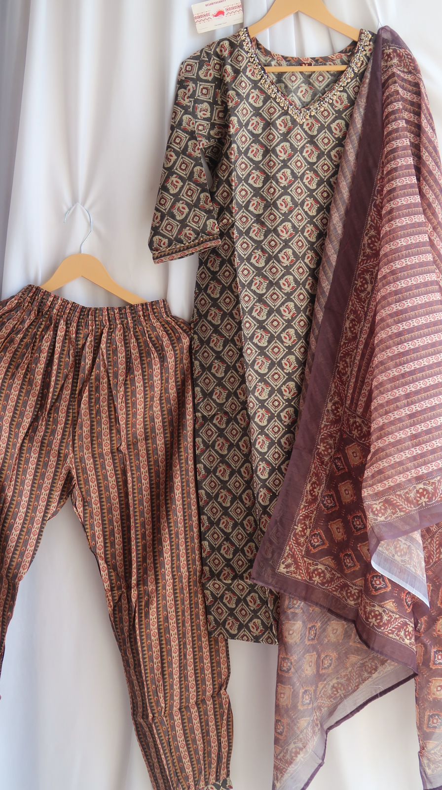 Saanjh Festive Special Suit Set